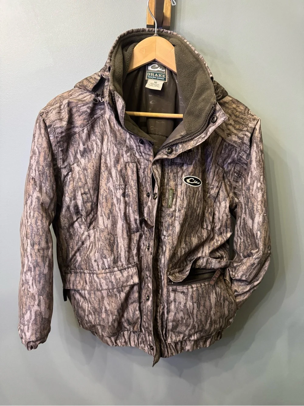 Drake Kids' Mossy Oak Bottomland Camo Puffer Jacket - Brown & Green